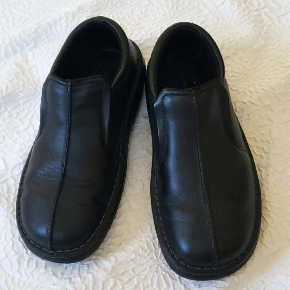 Thom McAn Black Leather Marcos Loafer Shoe, Comfort slip-on. Size 8